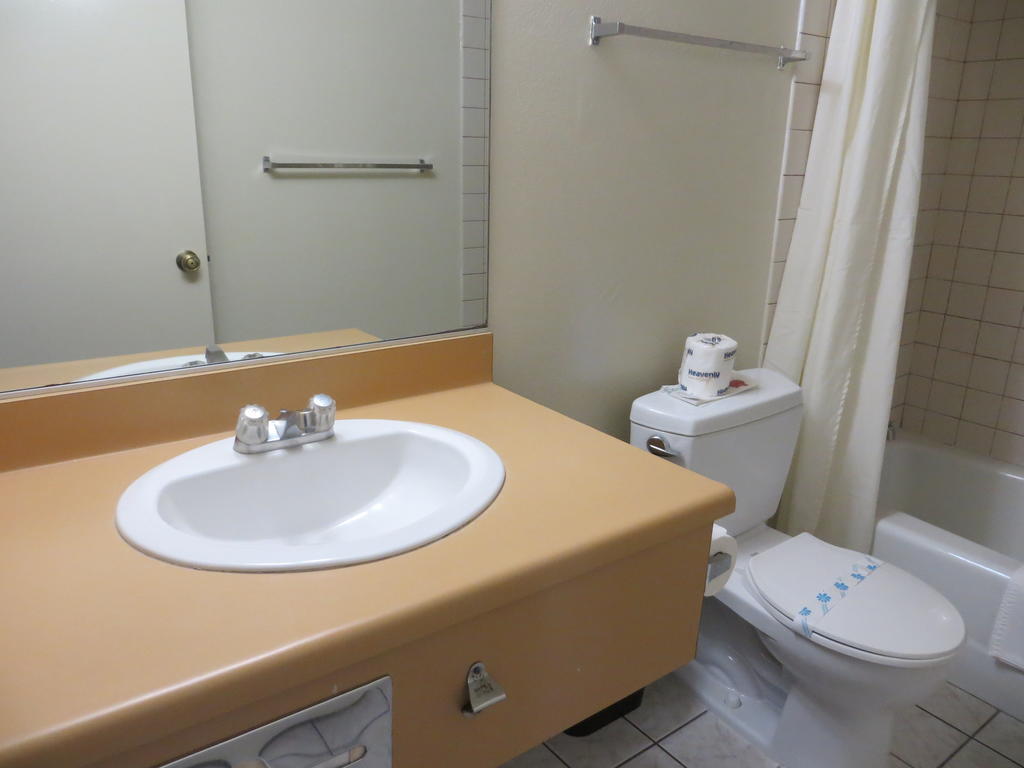 Beach Inn Motelハンティントンビーチ 部屋 写真